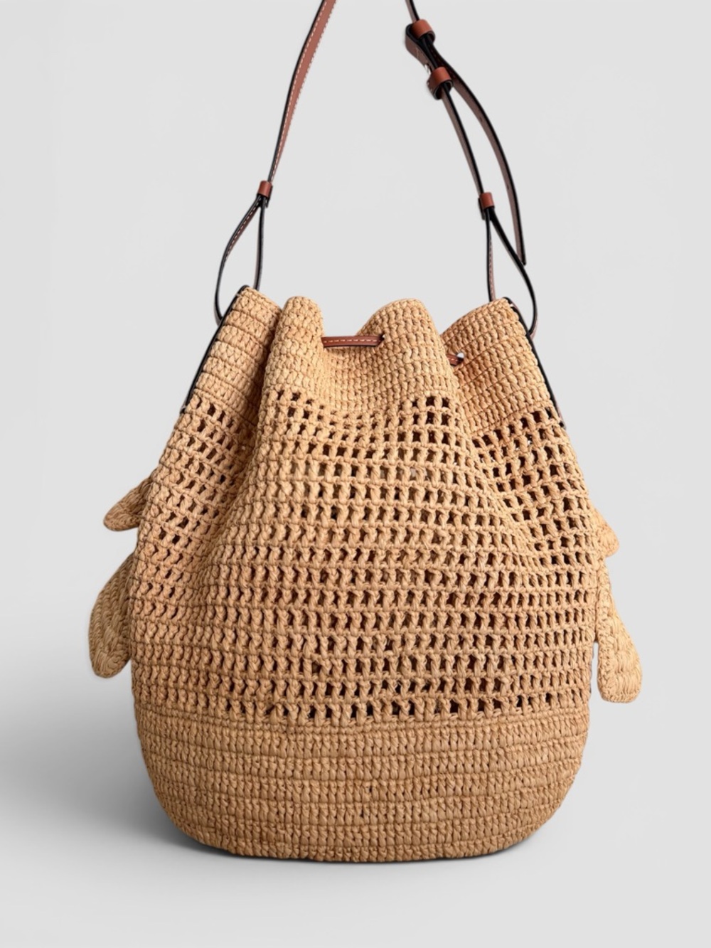 LOEWE x Paula's Ibiza Balloon Ruffled Raffia Shoulder Bag - Picture 3 of 14